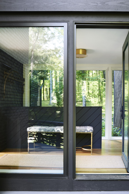 sliding-glass-doors-guest-house-design