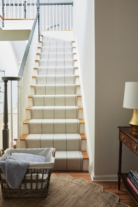 staircase-runner-lw-interiors-bedford-ma